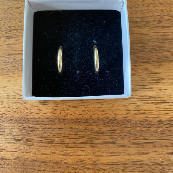 Stone and Strand small hollow hoops 14k yellow - Picture 2 of 3